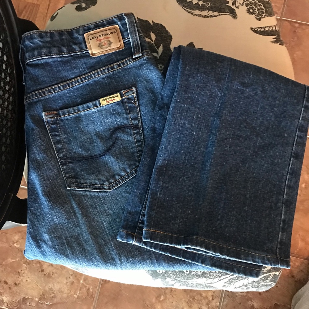 Levi’s Mid Rise Misses Bootcut👢Size 10 Med